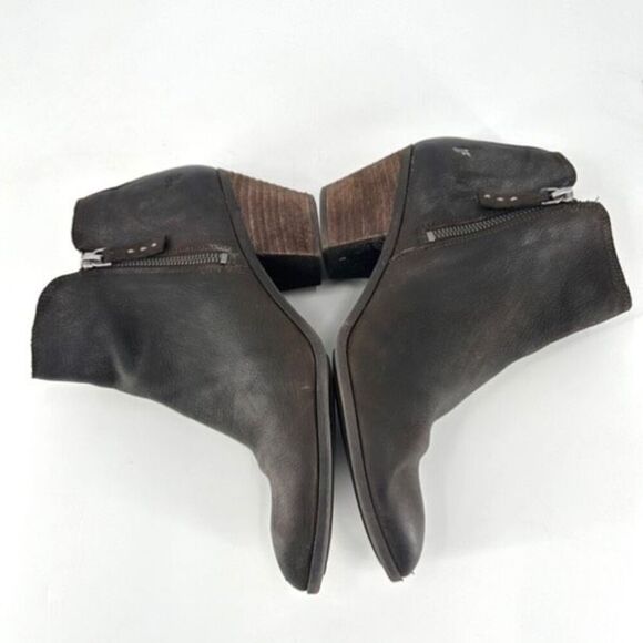 Frye Women's Judy Nubuck Leather Almond Toe Double Zip Ankle Boots Brown Size 10 - Picture 5 of 10